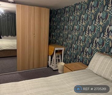 1 bedroom in a house share to rent - Photo 3