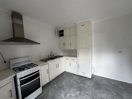 Three Bedroom Home - Photo 5