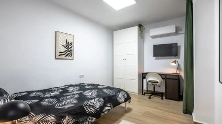 Room in a shared 4-bedroom apartment for rent in Benimaclet - Photo 2