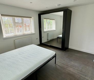 Room in a Shared Flat, Daffodil Street, W12 - Photo 1