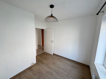 Lumineux appartement 2ch + box garage à 1340 Ottignies-Louvain-la-Neuve  Loyer: 1 100 € - Foto 4