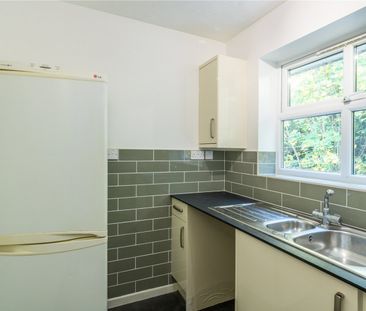 De La Warre Court, - Photo 5