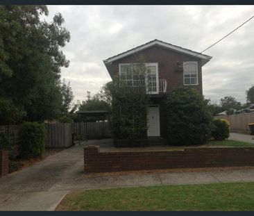 FRONT TWO LEVEL TOWNHOUSE - Photo 3