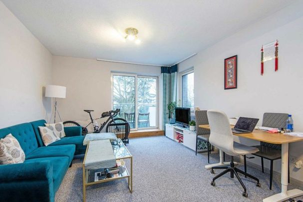 Primrose Hill Road, Primrose Hill, NW3 - Photo 1