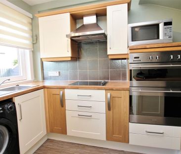 2 bedroom end of terrace house to rent - Photo 1