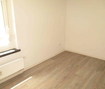 Renovierte 3 - Zimmer Wohnung mit Balkon in modernisierter Wohnanlage! - Foto 3