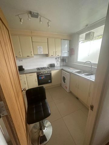 1 bedroom in a house share to rent - Photo 4