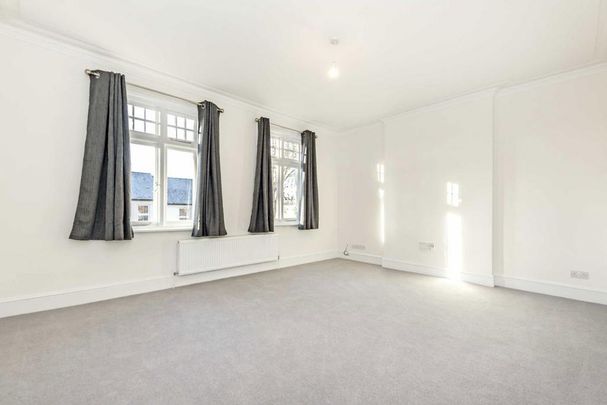 3 bedroom flat to rent - Photo 1