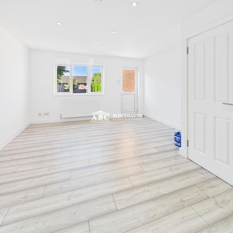 2 bedroom terraced house to rent - Photo 1