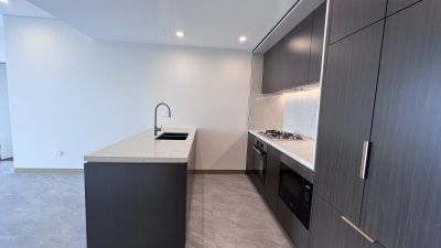 Two bedroom with Harbour Bridge View - Photo 4