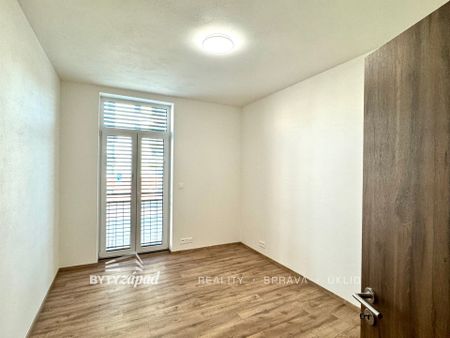 Pronájem bytu 2+kk 45 m² - Fotografie 2