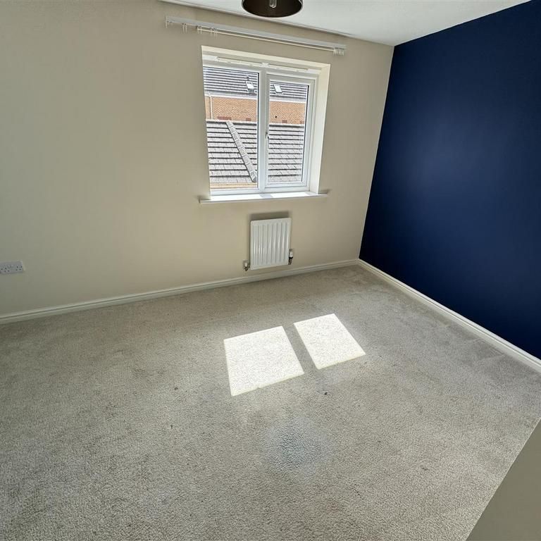 4 bedroom detached house to rent - Photo 1