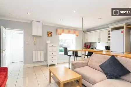 2-bedroom apartment for rent in Pembroke, Dublin - Photo 5