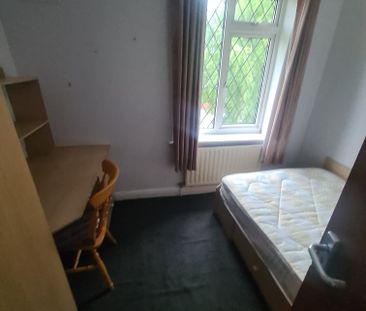 6 Bed - 16 Winston Mount, Headingley, Leeds - LS6 3JY - Student - Photo 3
