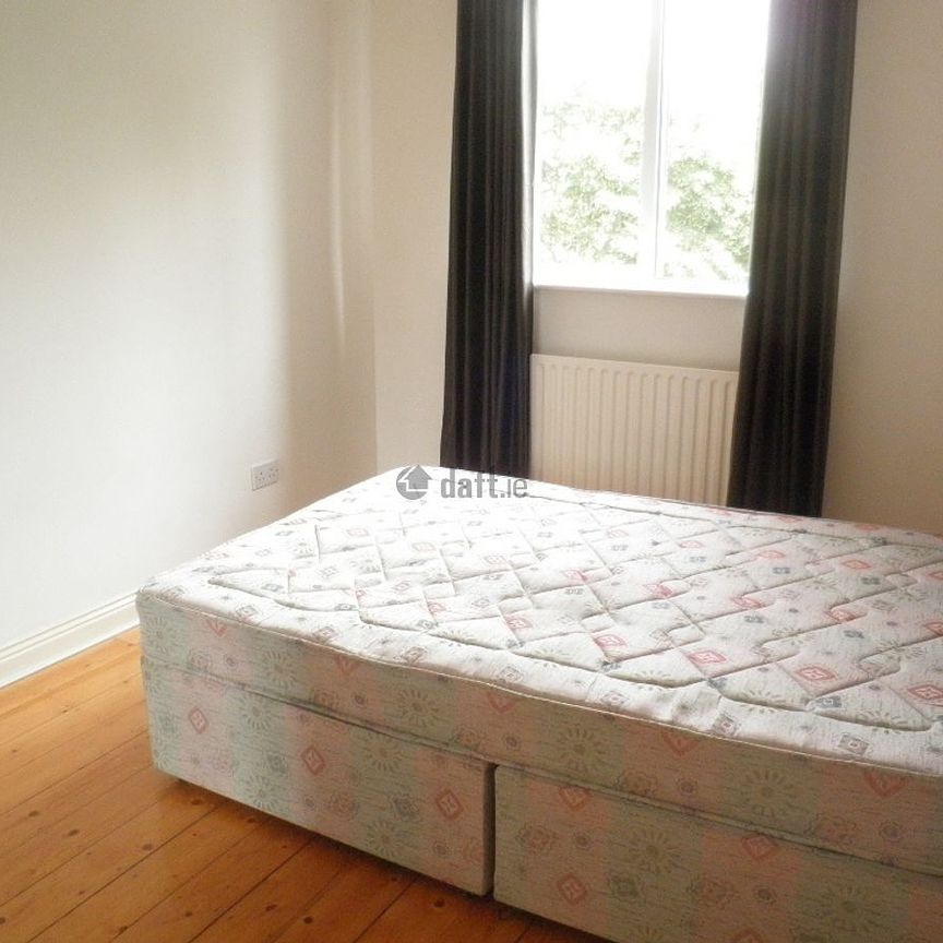 House to rent in Dublin, Glasnevin - Photo 1