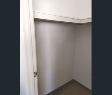 ROOM AVAILABLE IN BENTLEY - Photo 1