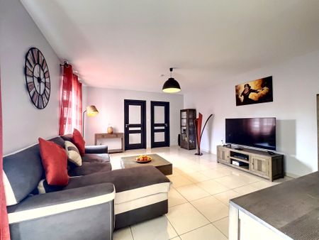 Location Appartement 2 pièces 55m² ST DENIS 97490 - Photo 2