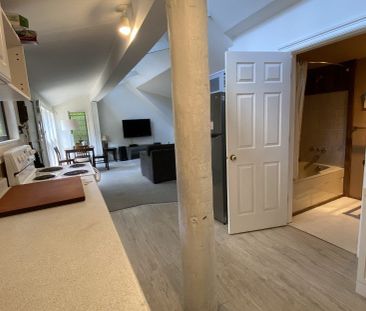 2367 Arbot Road – Upper - Photo 5