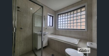 Modern 3-Bedroom Brick Townhouse with Double Lock-Up Garage - Photo 4