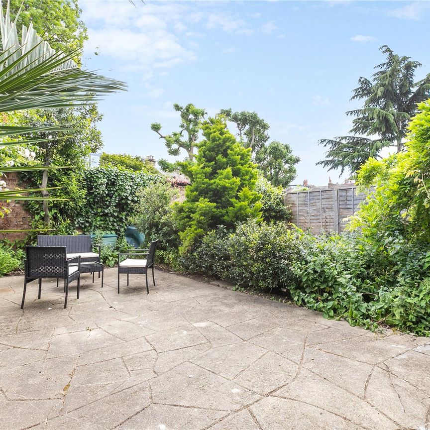 Verbena Gardens, Brook Green, W6, London - Photo 1