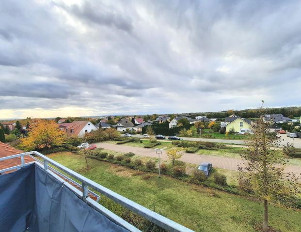 "Charmante 2-Raum-Wohnung im Dachgeschoss" - Photo 1