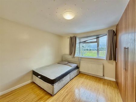 House share to rent - Photo 2
