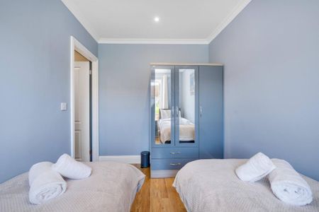 3 bedroom terraced house to rent - Photo 4