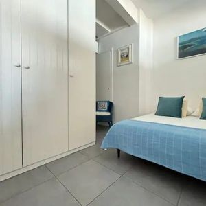 Appartement à louer, 3 pièces - Antibes 06160 - Photo 2