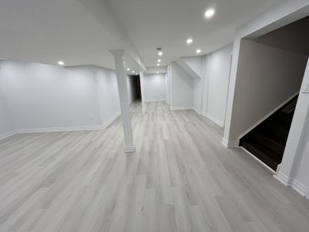 For Lease - 82 Puccini Drive, Richmond Hill, Ontario - Photo 3