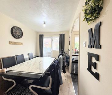 3 bedroom semi-detached house to rent - Photo 3