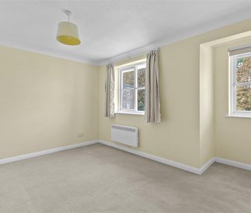Queen Alexandra Road, High Wycombe - Photo 3