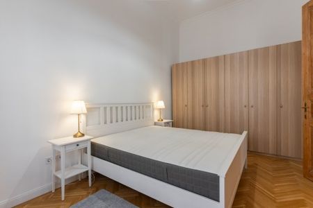 Paulay Ede utca - Fotó 5