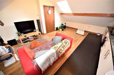 2 bedroom Flat in Low Close Street, Leeds - Photo 4