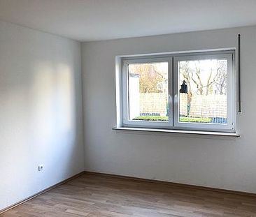 Gut geschnittene EG Wohnung mit Balkon und Garage - Foto 1