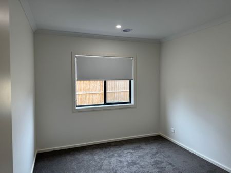 Spacious Home in Harpley Estate - Photo 3
