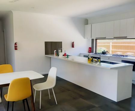 Private room with ensuite - Photo 5