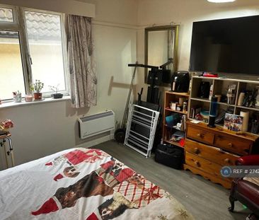 1 bedroom in a house share to rent - Photo 1