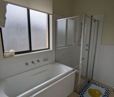 Strathalbyn - Photo 3