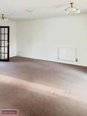 St. Andrews Close, Stapleford - Photo 1