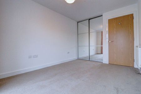 2 bedroom flat to rent - Photo 5