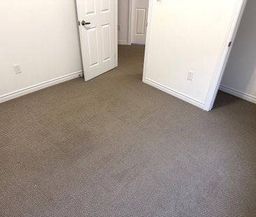 For Lease - 19 Waterfront Crescent, Whitby, Ontario - Photo 6