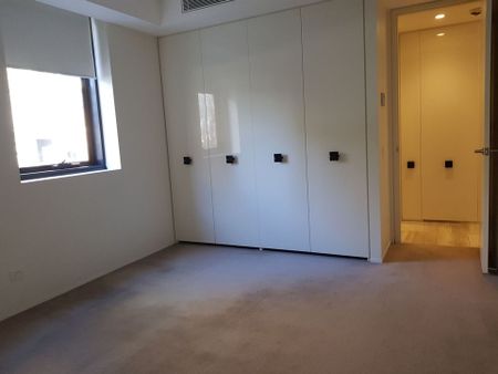 Spacious Deluxe One Bedroom Apartment - Photo 3