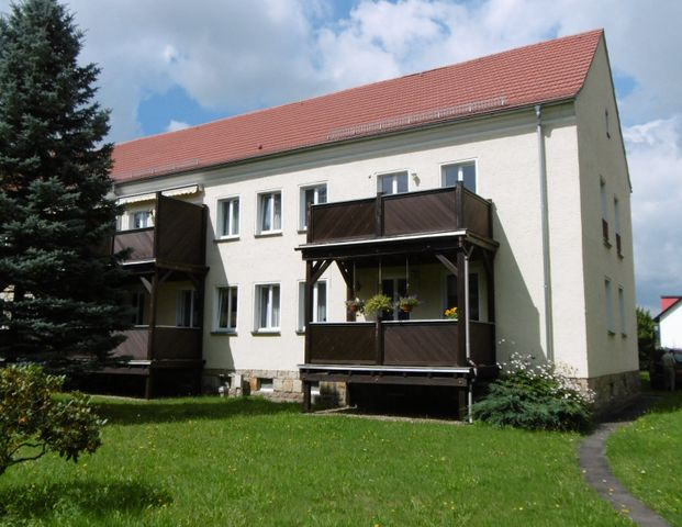 Gemütliche 2-Zimmer-Wohnung mit großem Südbalkon in guter Lage von Pirna! - Photo 1