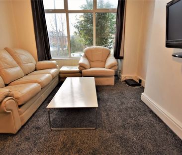 5 bedroom House in Beechwood Grove, Leeds - Photo 5