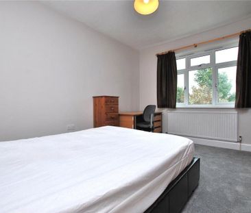 4 bedroom semi-detached house to rent - Photo 5