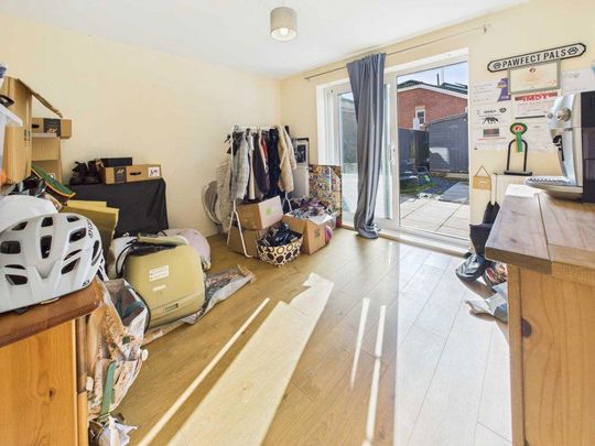 5 bedroom semi-detached house to rent - Photo 1