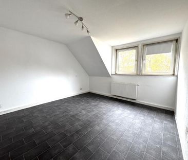 Helle Dachgeschosswohnung in Gelsenkirchen zu vermieten. - Foto 1