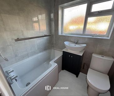 4 bedroom semi-detached bungalow to rent - Photo 5