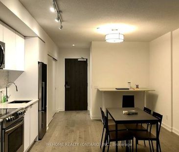 Yonge + Richmond Street E Spacious +Functional 1Bdrm Lrg Living Room - Photo 1