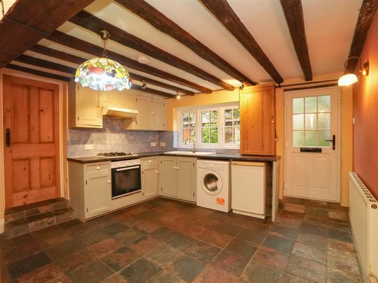 2 bedroom House To Let - Photo 1